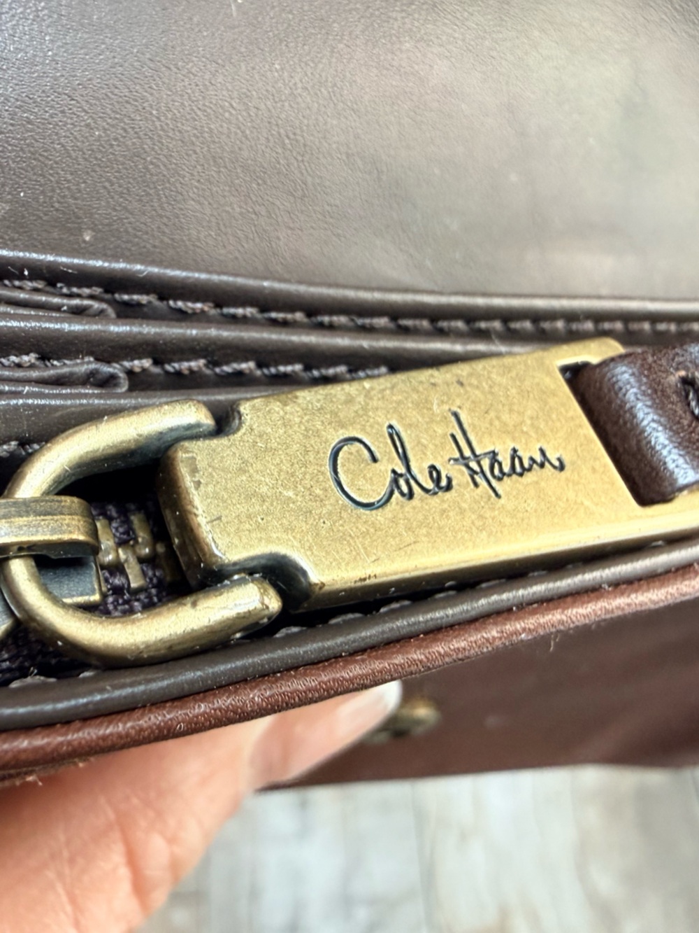 Cole Haan Accordian leather wallet with snap closure equestrian style hardware - Picture 9 of 10